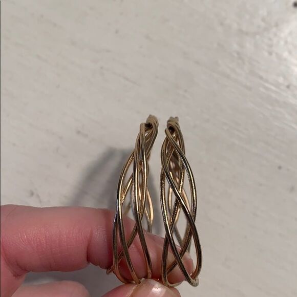PLATED Gold twisted hoop earrings - Picture 2 of 4
